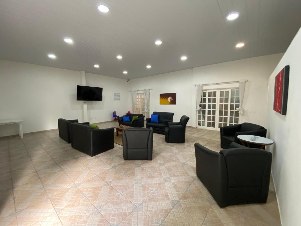 Flat Estudio 220 Amarilis 3 Piscinas Climatizadas, Sky Com 170 Canais Carregar Veiculo Eletrico, Bertioga, Estudio, Cozinha Equipada Completa, Servico De Hotelaria, Limpeza E Trocas Diaria De Toalhas, Wi-fi 500 Mb Apartamento Riviera de Sao Lourenco